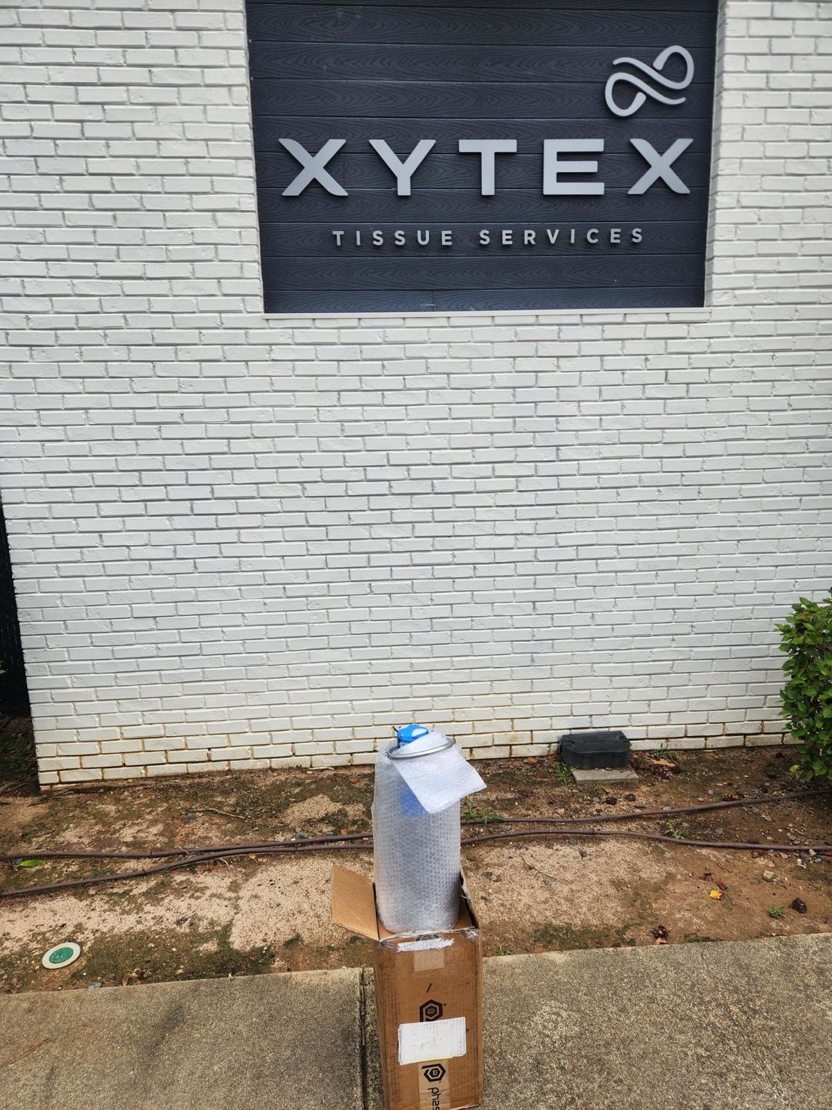 Geld IVF Courier delivery at Xytex Tissue Services